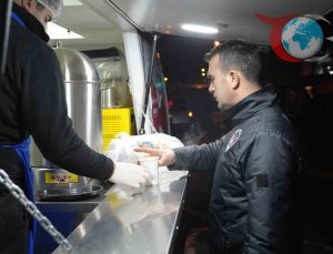 Kartal Belediyesi’nden Vatandaşlara Sıcak Çorba Desteği