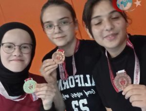 Kütahya’da Masatenisi Turnuvasında Genç Yetenekler Zirvede