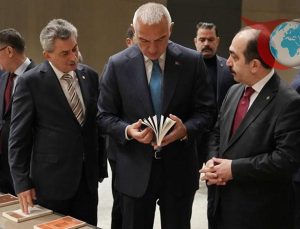 Özel Kütüphane ve 100 Kitaplık Seriyle Tarihe Yakın Bir Bakış