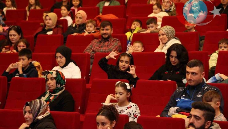 “Renkli Çoraplı Kuzgun” Gebze’de Çocuklarla Buluştu