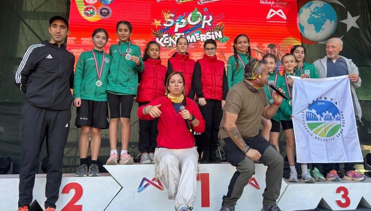 Sakarya Büyükşehir Belediyesi Sporcuları Madalya Yağmuruna Tutundu