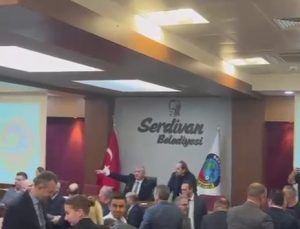 Serdivan Meclisinde Gergin Anlar: Belediye Toplantısında Tartışma Kavga ile Sonuçlandı