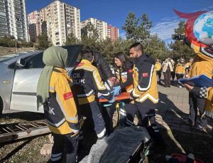 Yozgat’ta Ambulans Rallisi: Acil Sağlık Ekiplerinin Eğitimine Yeni Boyut